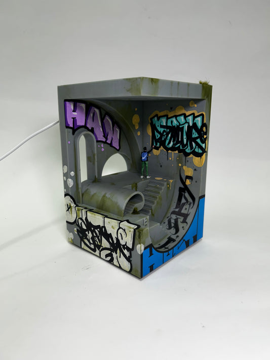 Vandalized Lamp 1/3